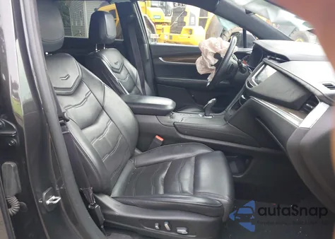 2017 Cadillac Xt5 Platinum z USA, uszkodzony, nr VIN 1GYKNFRS6HZ152982